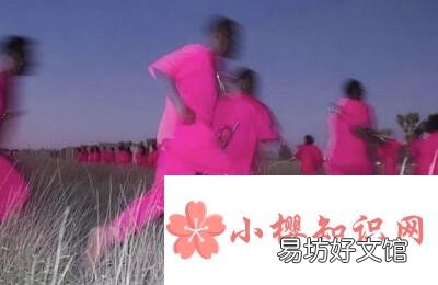 適合發朋友圈的簡短很酷的文案句子有哪些？
