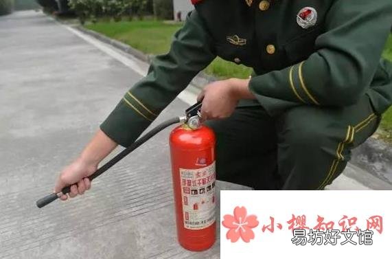 干粉灭火器使用方法是什么?
