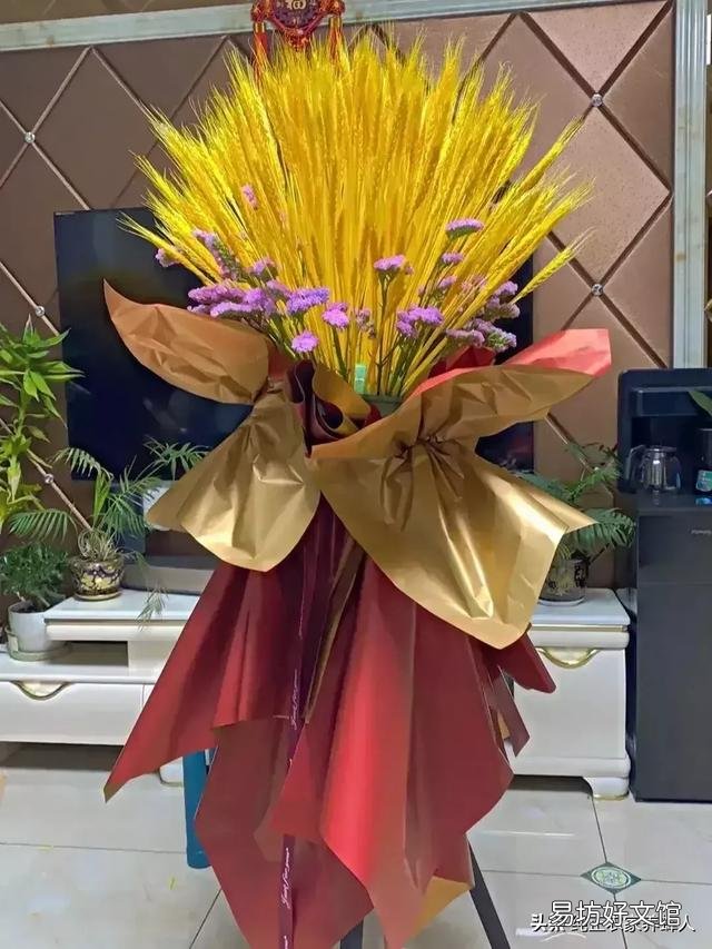 农民将未成熟的小麦提前收割,做工艺品,是浪费粮食吗?