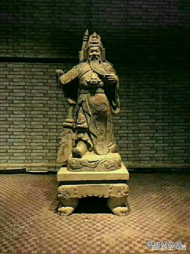 三线小城市手里头有三四十万闲钱投资什么最好?是买个商铺,还是买房或者炒股?