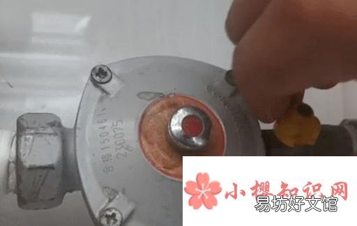 家里的燃气灶打不着火怎么办？