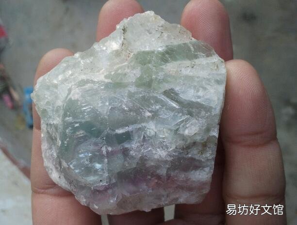 真水晶原石一般的价格 水晶原石怎么辨别