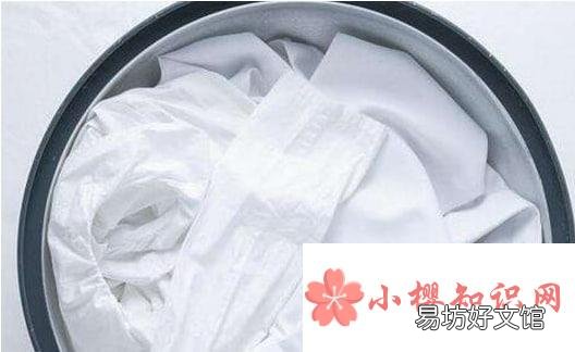 白色的衣服发黄了怎么洗白呢