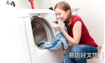 洗衣机洗衣服会停顿怎么回事