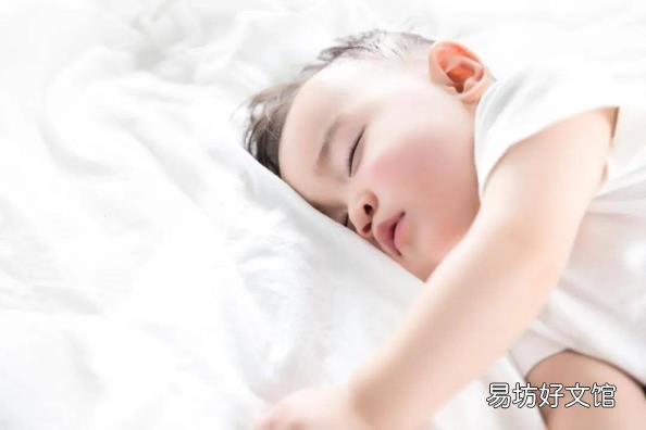 婴儿为什么睡觉前都要哭闹 婴儿闹觉怎么办