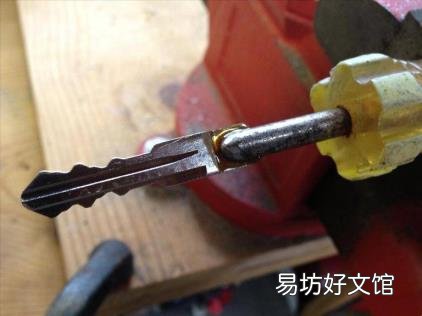 螺丝拧不动小技巧 螺丝拧花了怎么办