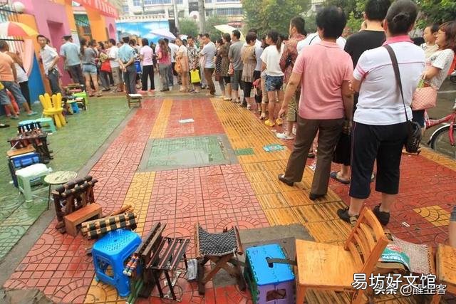 公立幼儿园比私立幼儿园好吗?为什么很多家长挤破头、彻夜排队也要去公立幼儿园?