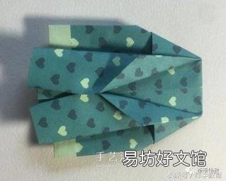 西装的叠法视频教程 西装怎么叠