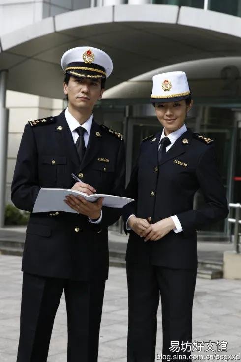 如果教师统一着制式服装,胸前挂教师编号,全国可查,会不会增强学生对教师职业的向往?