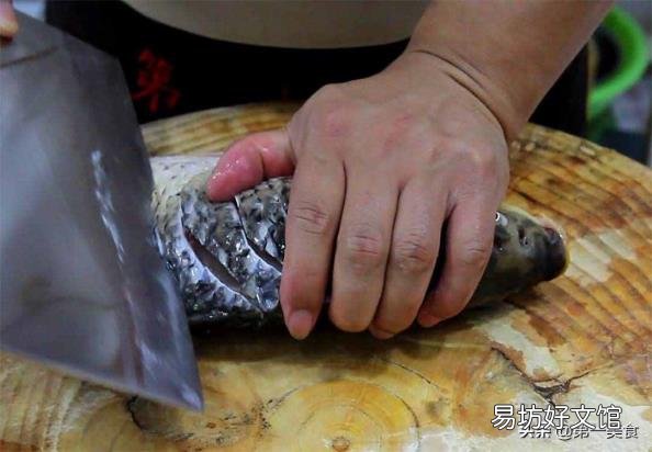 清炖鲤鱼汤的家常做法 鲤鱼怎么做好吃又简单