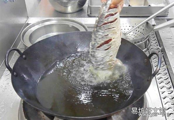 清炖鲤鱼汤的家常做法 鲤鱼怎么做好吃又简单