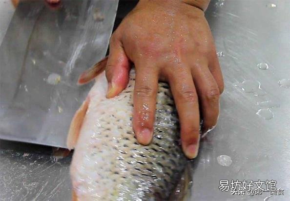清炖鲤鱼汤的家常做法 鲤鱼怎么做好吃又简单