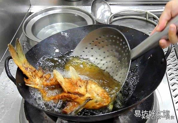 清炖鲤鱼汤的家常做法 鲤鱼怎么做好吃又简单
