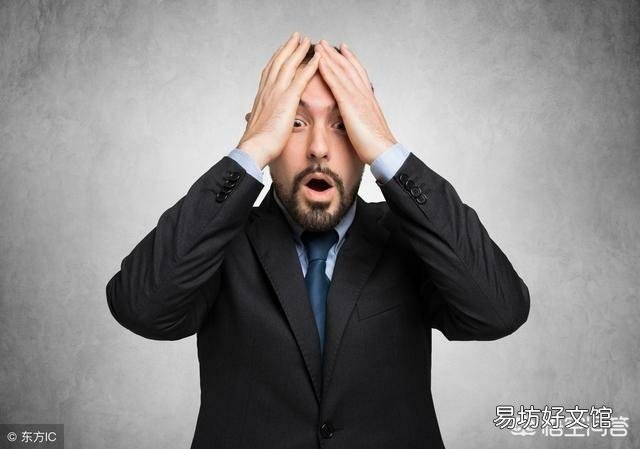 如何理解“老乡老乡背后一枪”这句话?