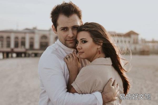当一个人同时爱上两个人 同时喜欢两个人