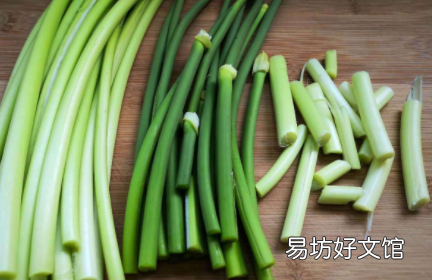 蒜苔上面的那个花可以吃不