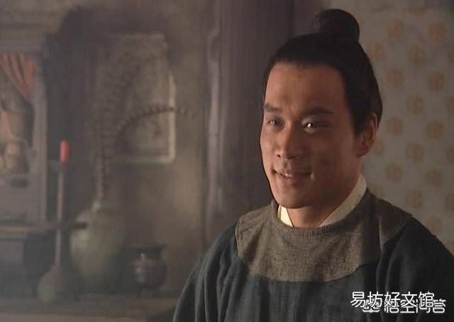 同样作为宋江的小弟，没头脑的李逵为何从来不敢在武松面前放肆？