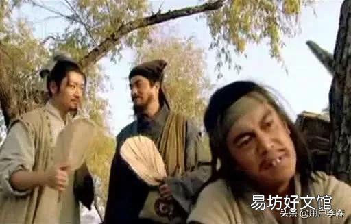 《水滸傳》中，吳用第一次出場的時候，手里“擎兩條銅鏈”，這兩條銅鏈有什么用？