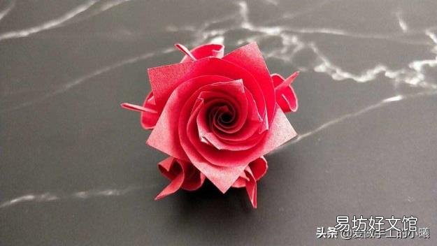 怎么折玫瑰花教程 纸玫瑰的折法图解