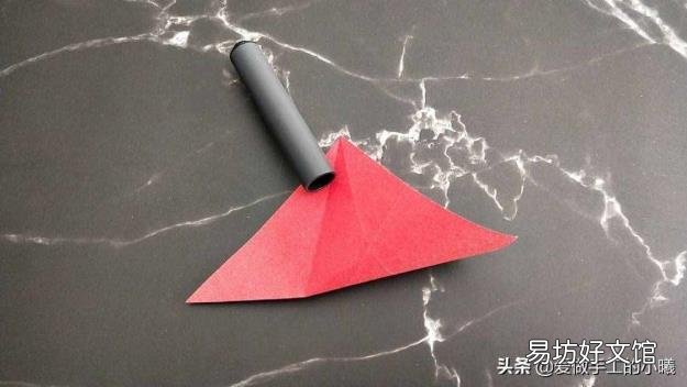 怎么折玫瑰花教程 纸玫瑰的折法图解