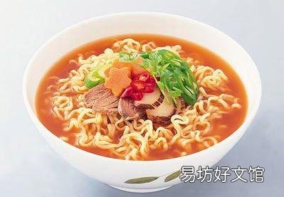 吃方便面放完整包调料被说口味重，这正常吗？