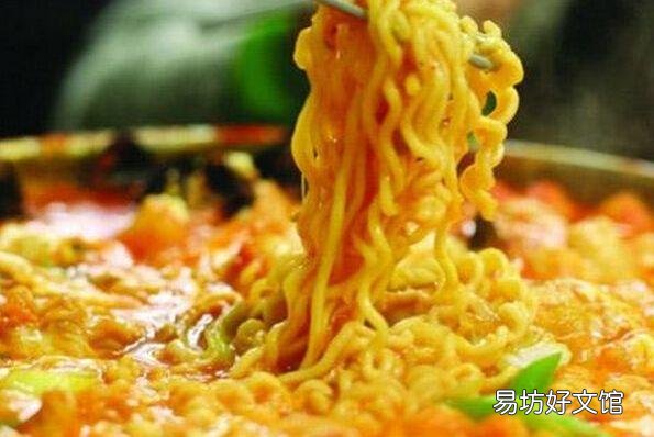 吃方便面放完整包调料被说口味重，这正常吗？