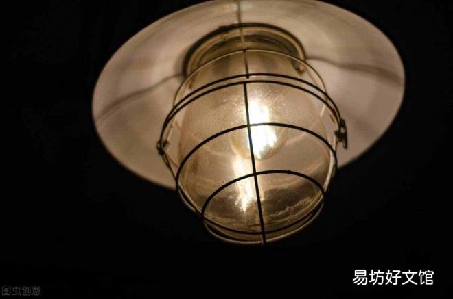 女生说当电灯泡什么意思 电灯泡是什么意思