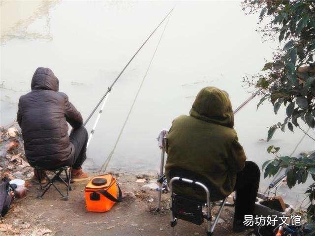 冰钓，昨天钓两米水深没口，后来钓一米深，结果中了鲤鱼和鲢鱼，请问这是什么原因？