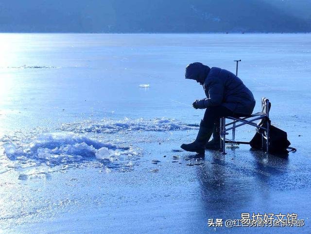 冰钓，昨天钓两米水深没口，后来钓一米深，结果中了鲤鱼和鲢鱼，请问这是什么原因？