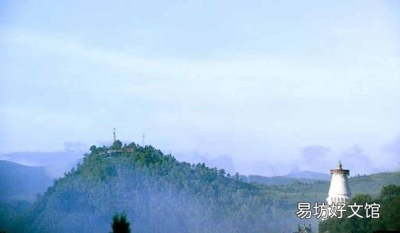 两岸青山相对出的下一句是啥 两岸青山相对出下一句