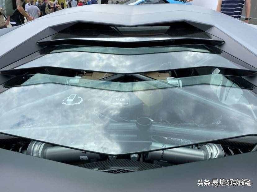 兰博基尼跑车多少钱 蓝魔基尼