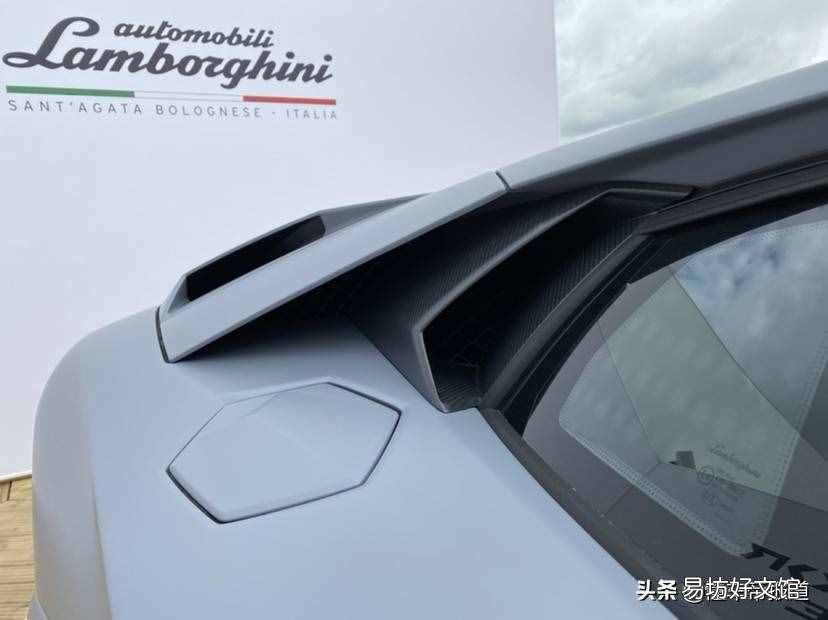 兰博基尼跑车多少钱 蓝魔基尼