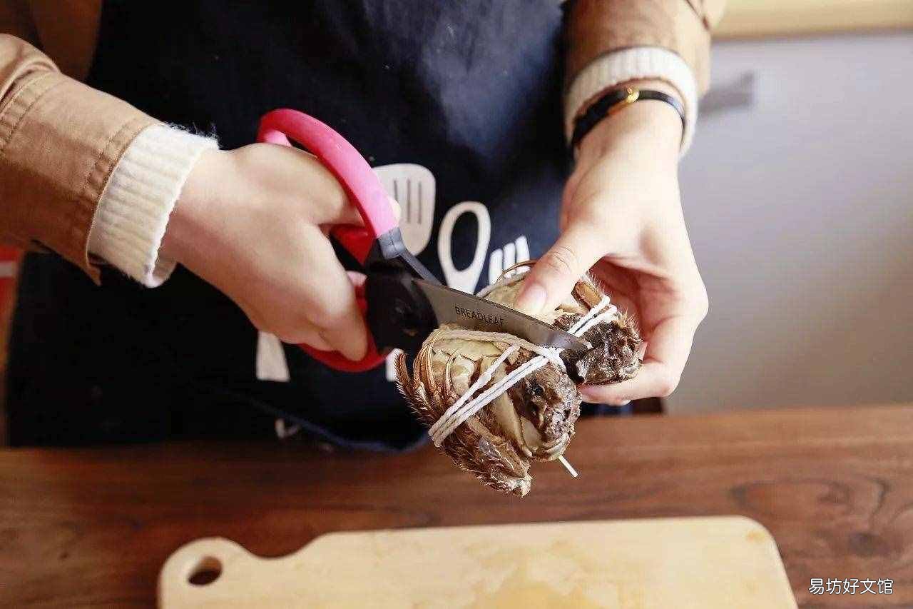 海里的螃蟹死了多久不能吃了 大闸蟹死了多久不能吃