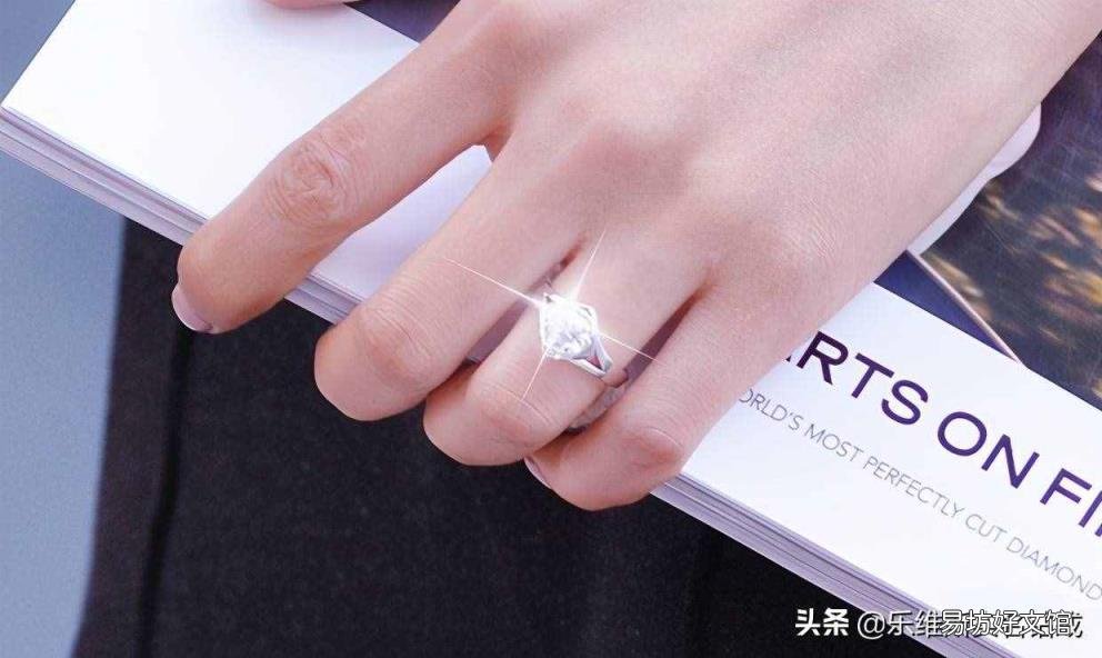 戒指怎么戴? 结婚戒指的戴法