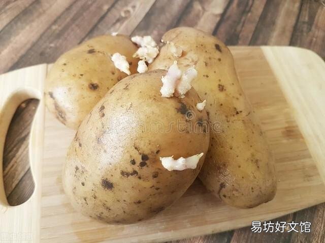 为什么土豆拿回家没几天就发芽了,在超市放那么久都不发芽?