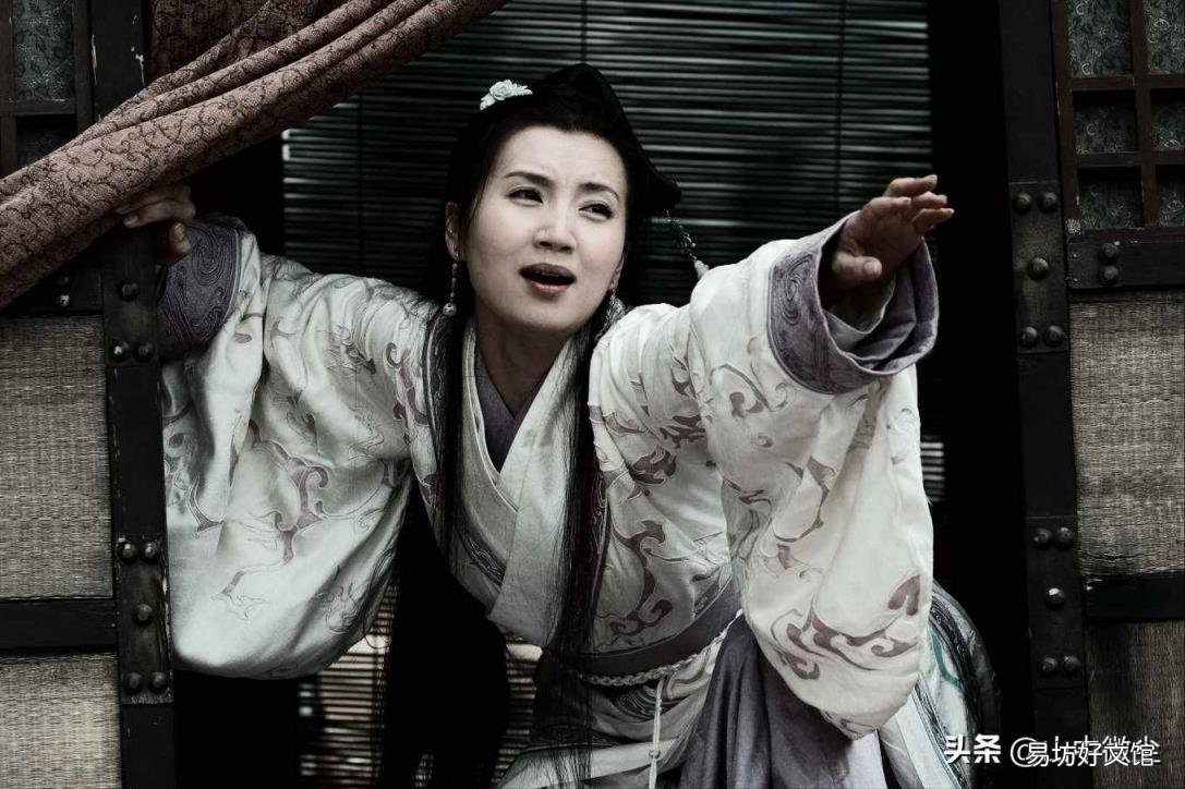 董卓吕布貂蝉是什么关系 董卓怎么死的