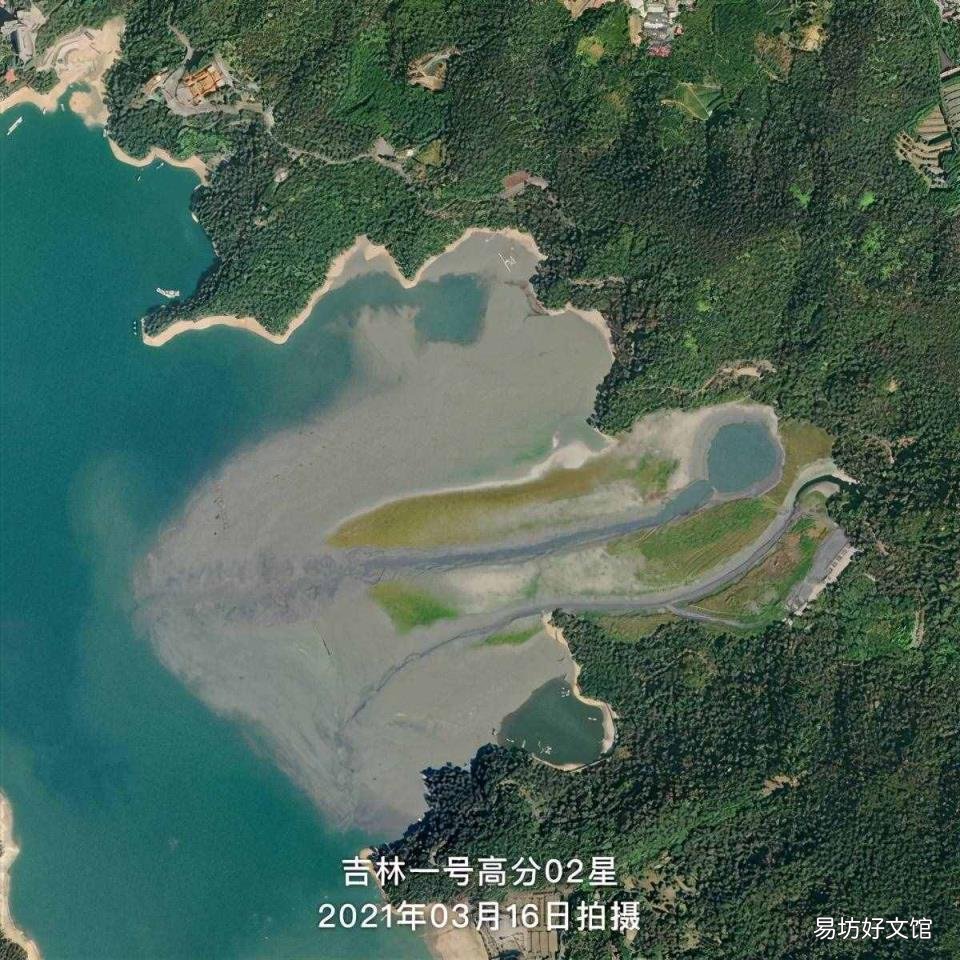 日月潭中间是什么 台湾日月潭在哪里