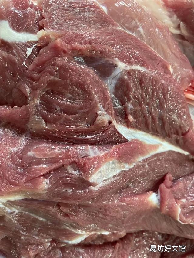 今年农村用粮食喂养的年猪卖12元一斤贵吗?
