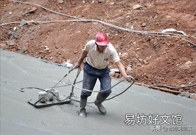 许多农民工感叹,现在的钱比十年前越来越难挣了,这倒底是啥原因?