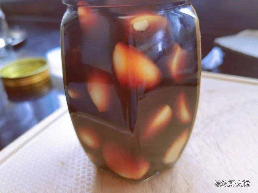 夏天怎么腌腊八蒜窍门 腊八蒜怎么腌制才能绿