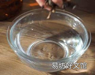 怎样炖鸡肉又烂又嫩又好吃 小鸡炖蘑菇什么意思