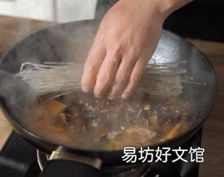 怎样炖鸡肉又烂又嫩又好吃 小鸡炖蘑菇什么意思