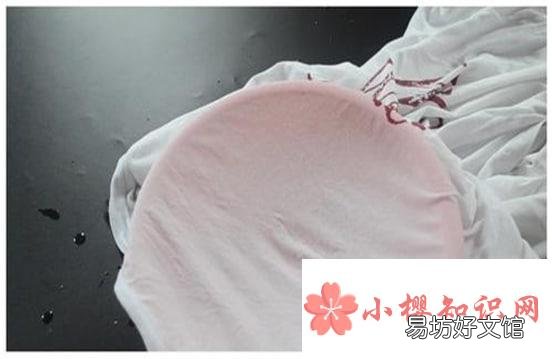 衣服上的油渍该怎么洗掉