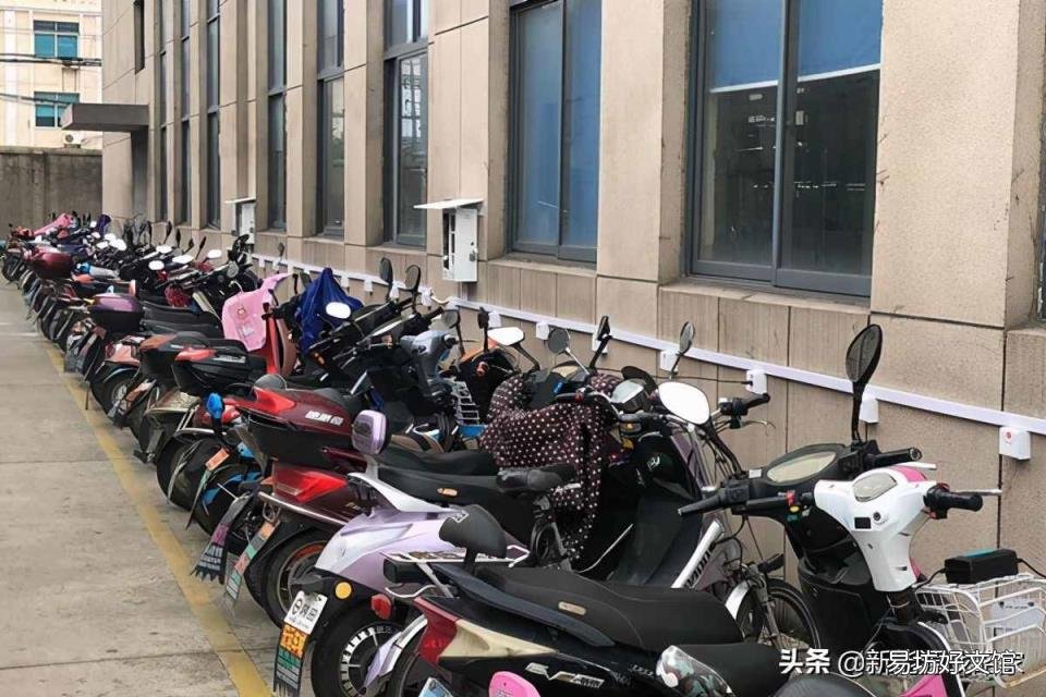 雅迪和爱玛哪个更耐用 电瓶车充电时间