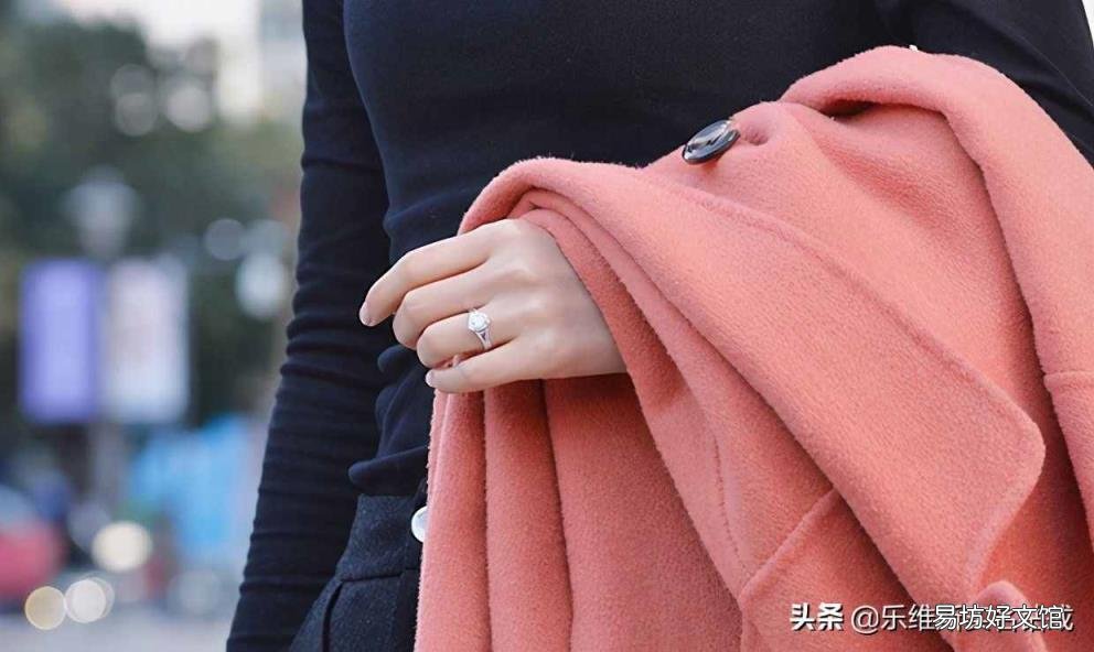 女人戴戒指在各個手指的意義 各個手指戴戒指的含義
