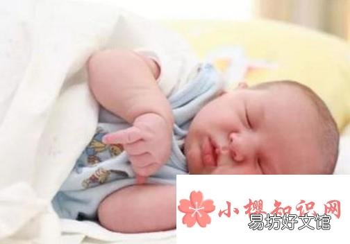 改正新生儿睡偏头的好方法