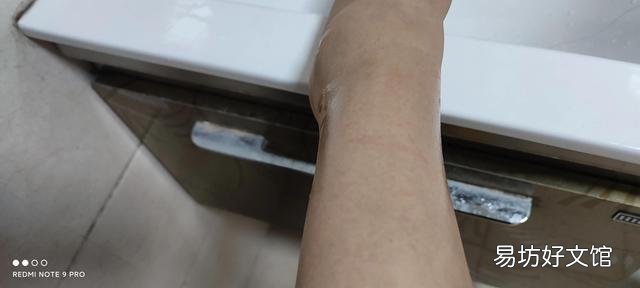 家里的蓝猫掉毛严重怎么处理(家里的蓝猫掉毛严重正常吗)