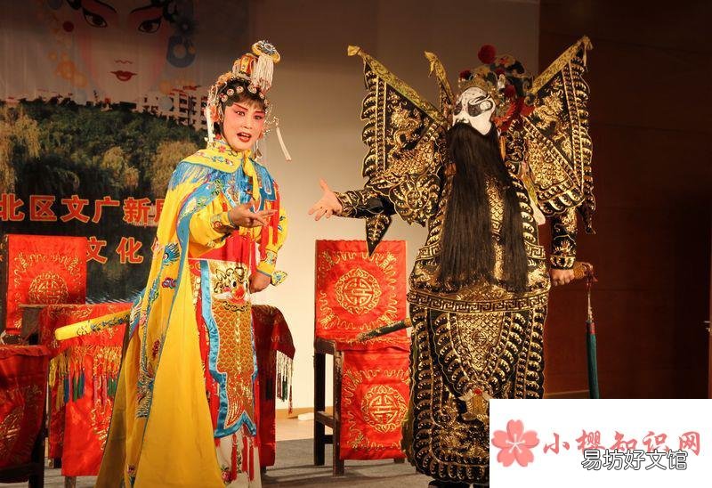 川劇主要由昆腔胡琴彈戲燈調(diào)和什么組成？