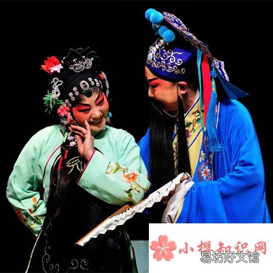 川劇主要由昆腔胡琴彈戲燈調(diào)和什么組成？
