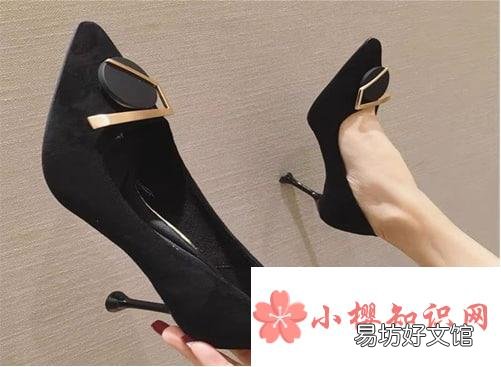 五一订婚穿什么鞋子